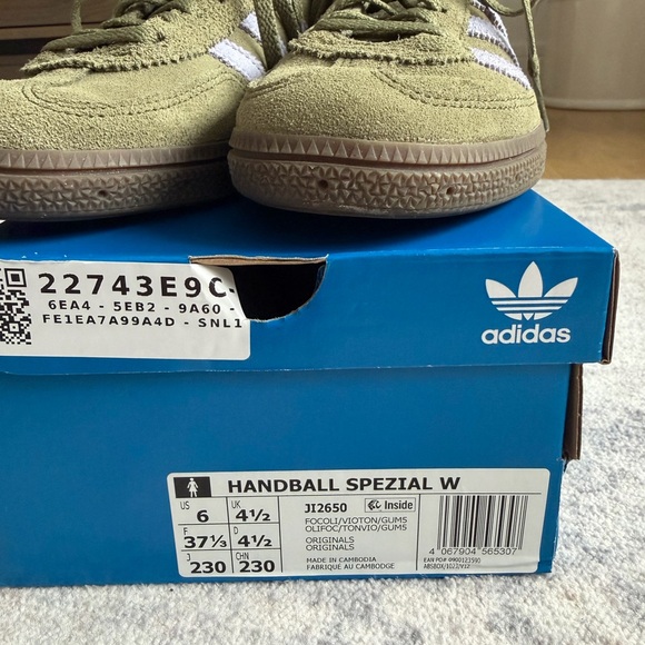 NEW Adidas Olive Green Sneakers with Violet Accents - Picture 9 of 12